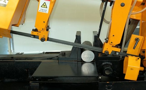 企石镇数控带锯床自动送料精度会出现偏差吗？